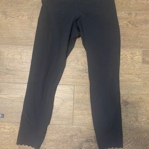 Lululemon align pant size 8 black with scalloped edge
